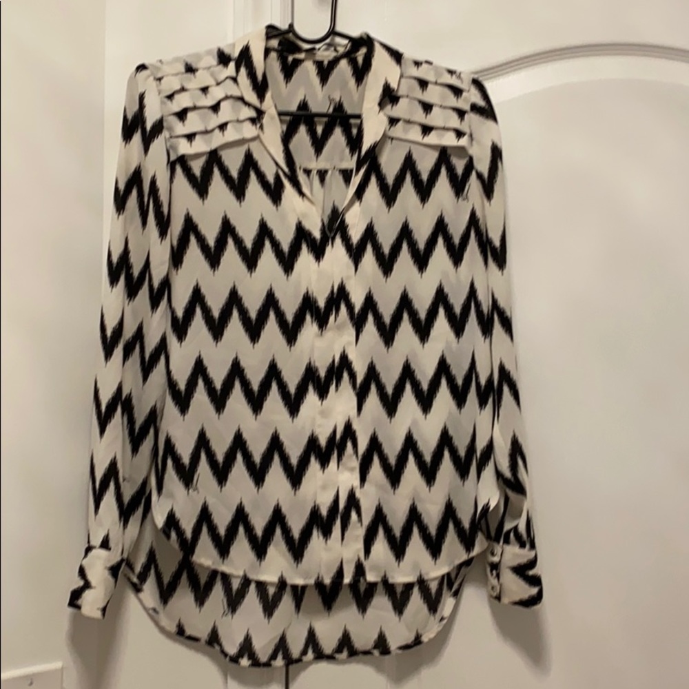GUESS Chevron High-Low Blouse